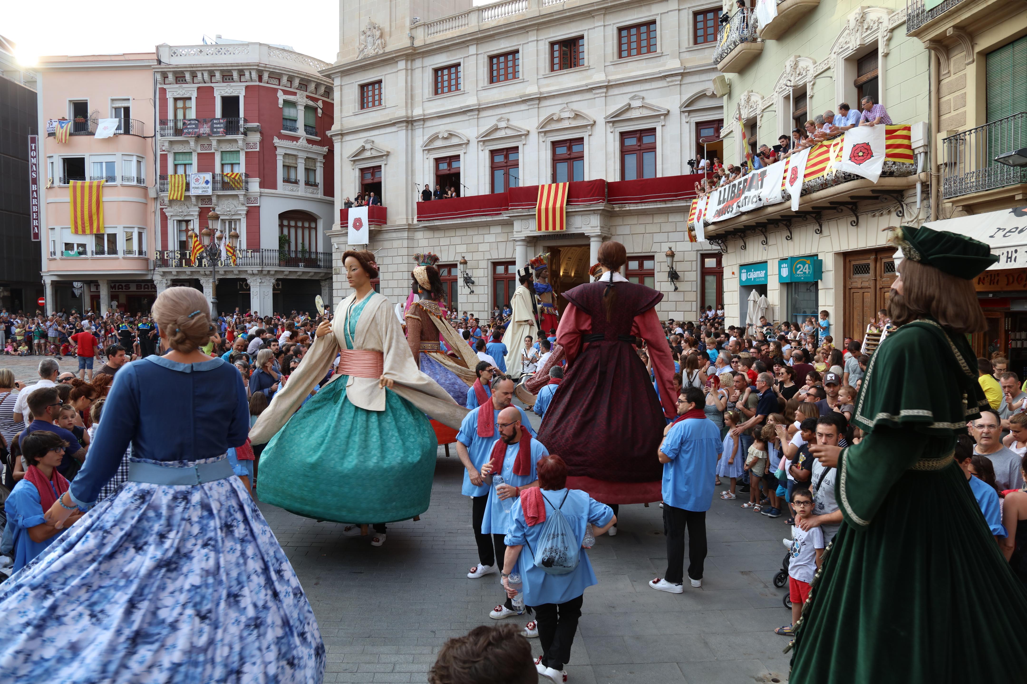 Sant Pere 2023: ballades dels Gegants i la Mulassa