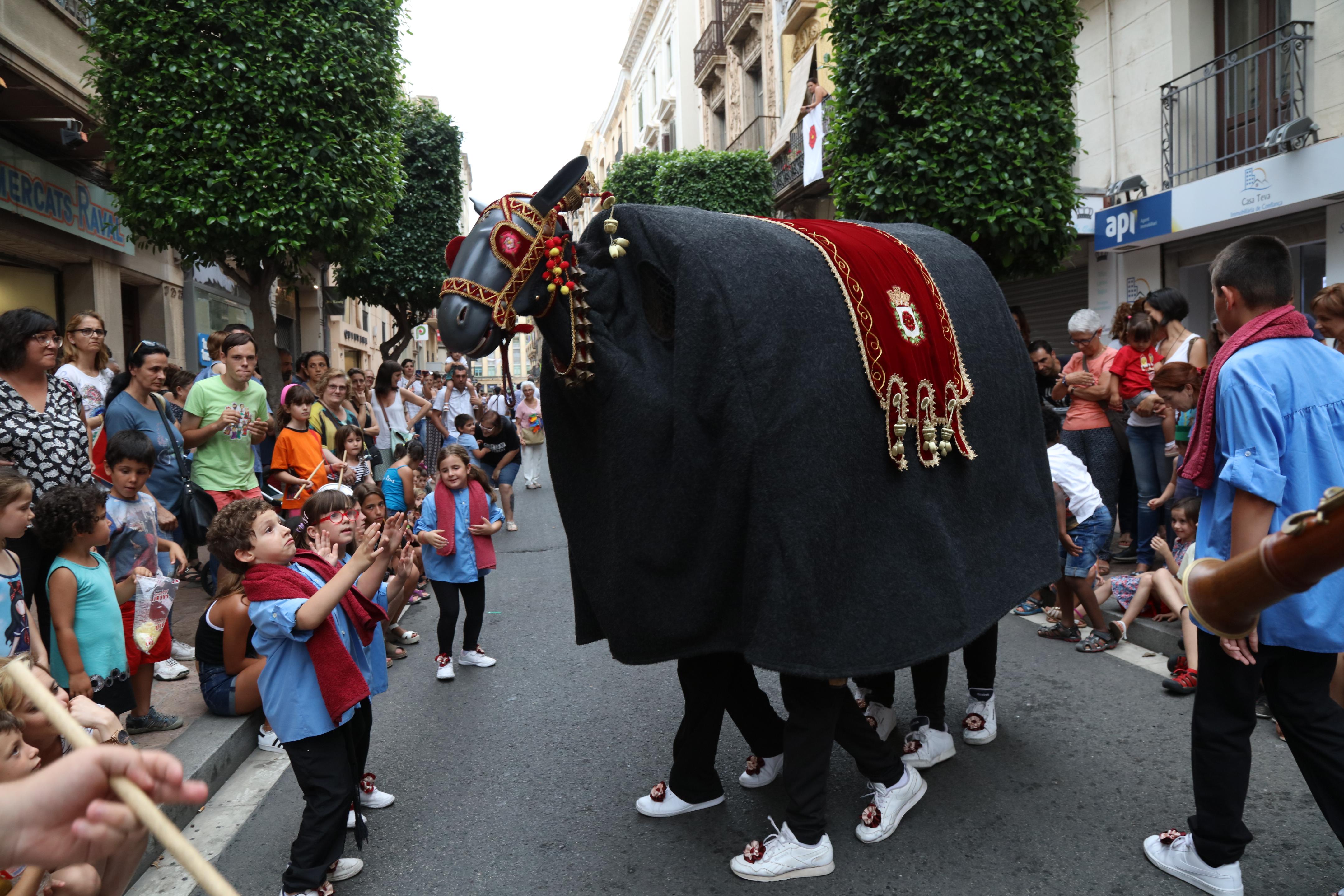 Sant Pere 2023: Aixeca el teu gegant i Dona el teu xumet a la Mulassa!