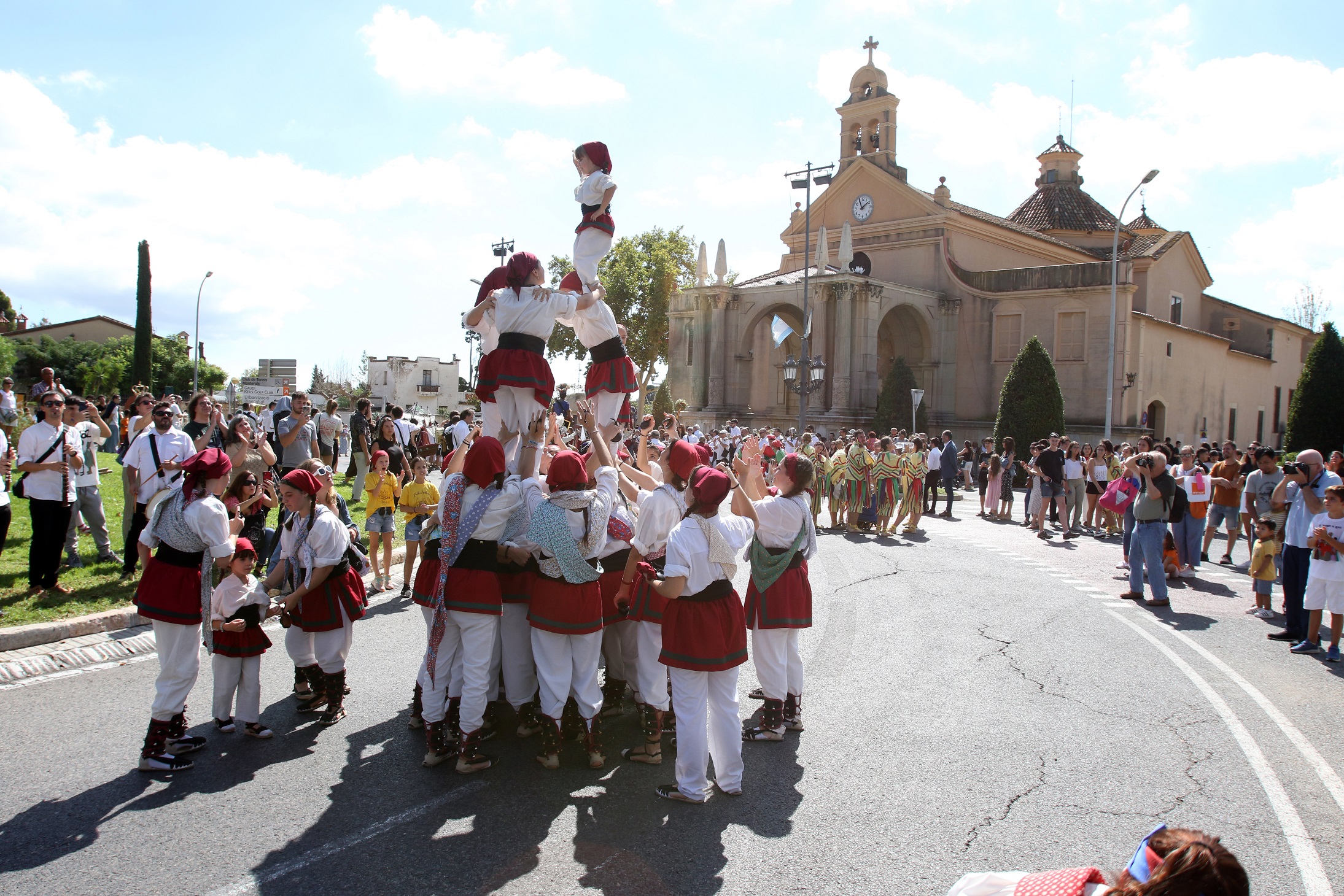 Festes de Misericòrdia · Ballades dels gegants, nanos, danses i bestiari